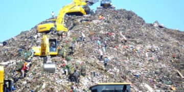 Hari Tanpa Sampah Sedunia: Tragedi Bantargebang Bukti Gagalnya Sistem Pengelolaan Sampah Indonesia